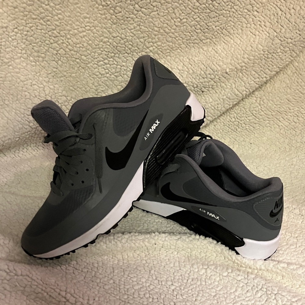 Nike Air Max Men's Black and Gray Sneakers